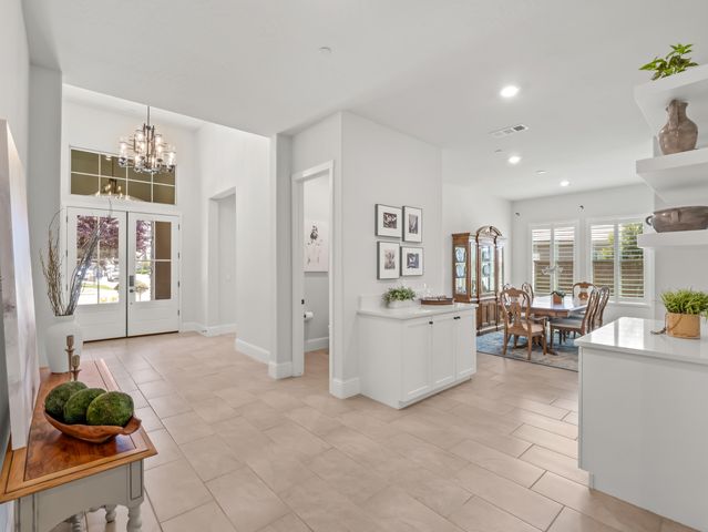 384 Sentinel Drive, Madera, CA 93636
