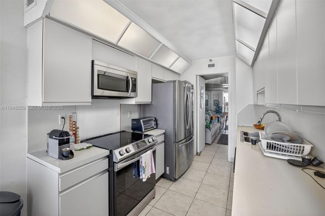 19355 Turnberry Way 8L, Aventura, FL 33180