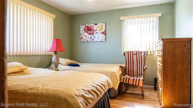 24641 Church Street, Oak Park, MI 48237