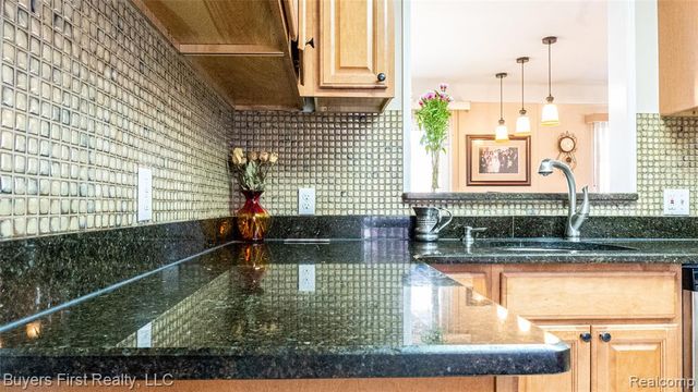 24641 Church Street, Oak Park, MI 48237