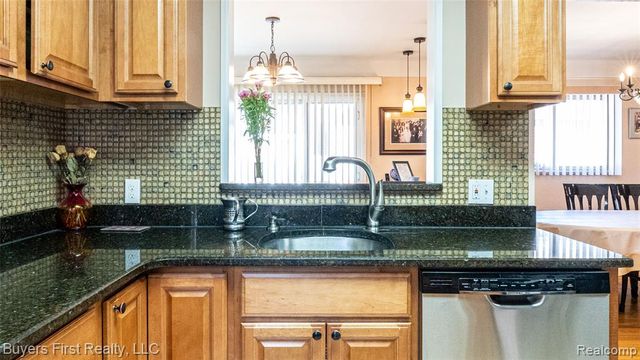 24641 Church Street, Oak Park, MI 48237