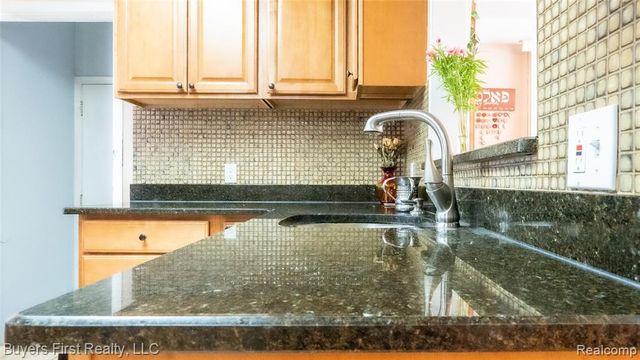 24641 Church Street, Oak Park, MI 48237