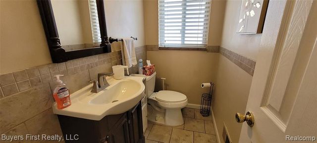 24641 Church Street, Oak Park, MI 48237