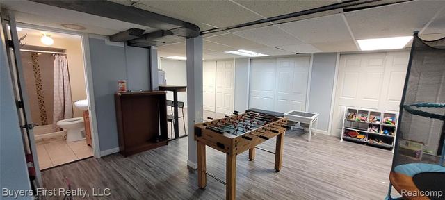 24641 Church Street, Oak Park, MI 48237