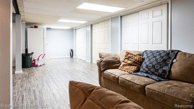 24641 Church Street, Oak Park, MI 48237