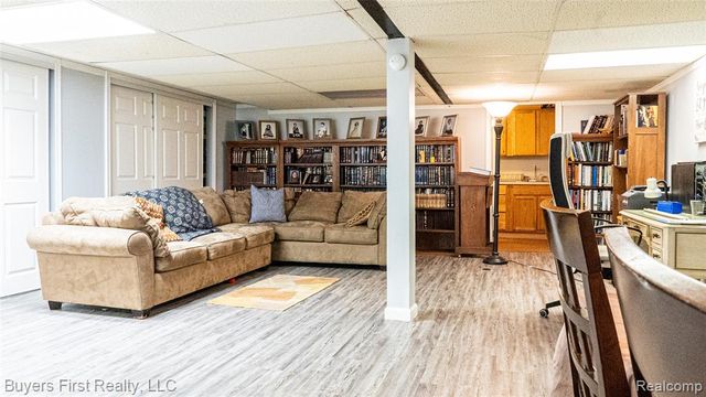 24641 Church Street, Oak Park, MI 48237