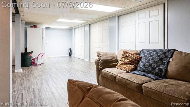 24641 Church Street, Oak Park, MI 48237