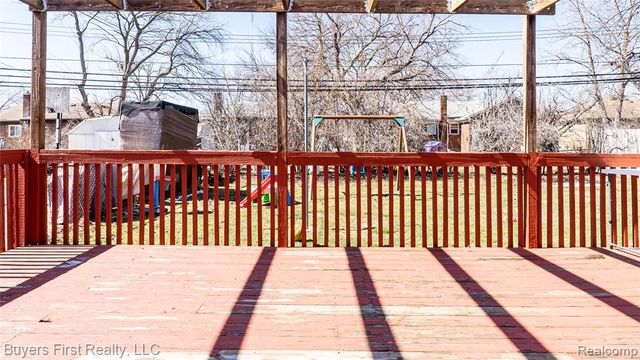 24641 Church Street, Oak Park, MI 48237