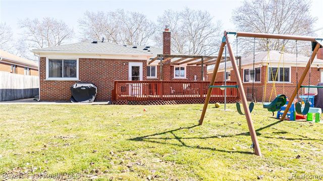 24641 Church Street, Oak Park, MI 48237