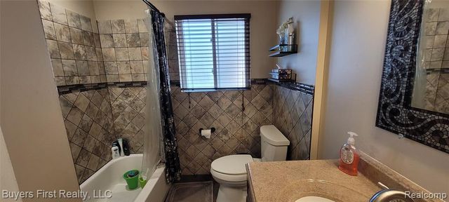 24641 Church Street, Oak Park, MI 48237