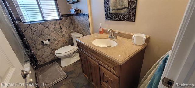 24641 Church Street, Oak Park, MI 48237