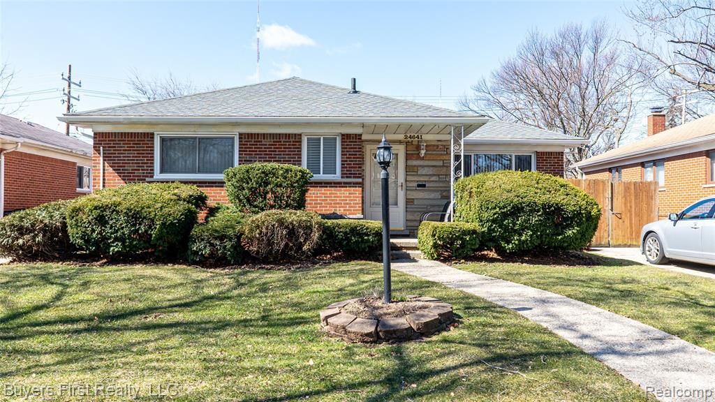 24641 Church Street, Oak Park, MI 48237