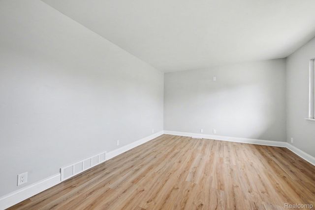 1470 Elias Street, Westland, MI 48186