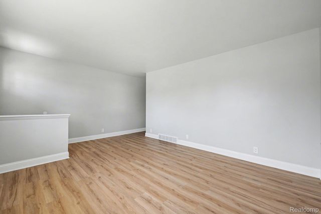 1470 Elias Street, Westland, MI 48186