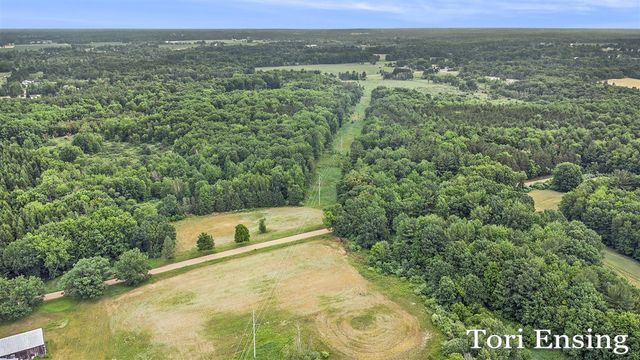 4366 W Woods Road, Sidney, MI 48885