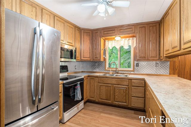 4366 W Woods Road, Sidney, MI 48885