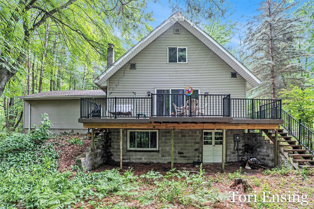 4366 W Woods Road, Sidney, MI 48885