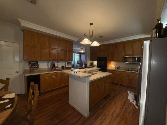 2811 Woodrow Road, Lubbock, TX 79423