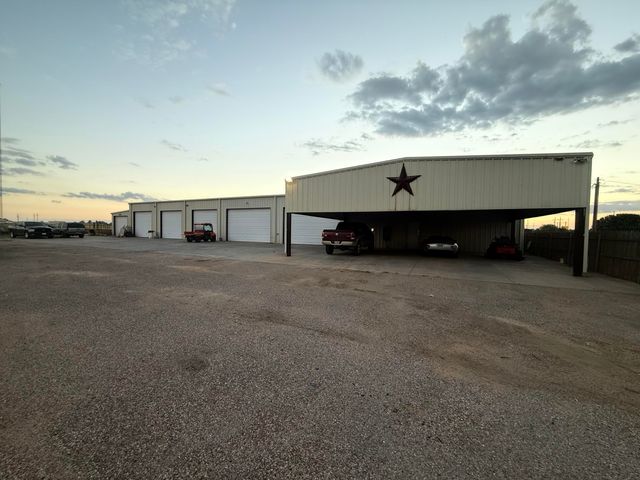 2811 Woodrow Road, Lubbock, TX 79423