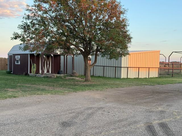 2811 Woodrow Road, Lubbock, TX 79423