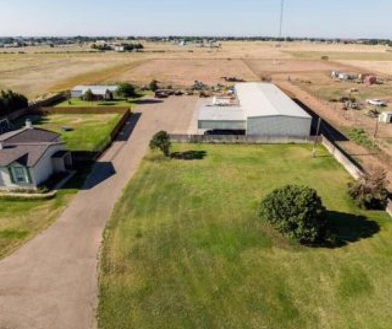 2811 Woodrow Road, Lubbock, TX 79423