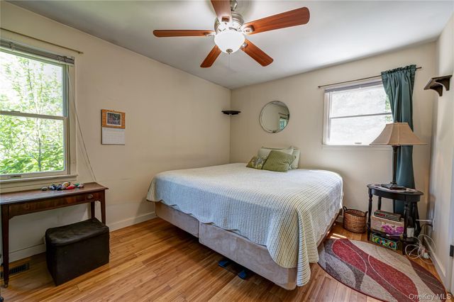37 Crescent Bow, Ridge, NY 11961