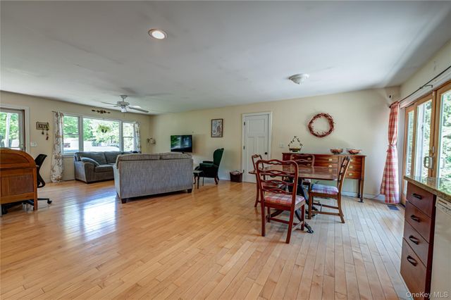 37 Crescent Bow, Ridge, NY 11961