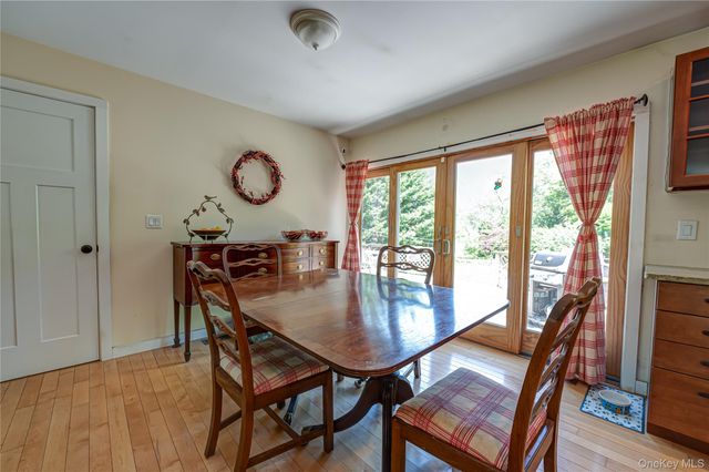 37 Crescent Bow, Ridge, NY 11961