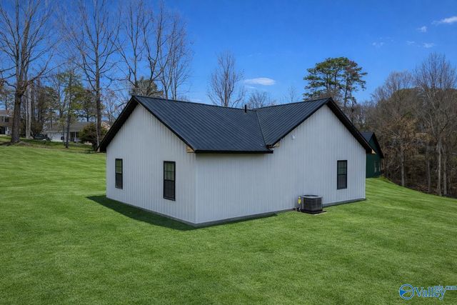 6400 Dalewood Lane, Guntersville, AL 35976