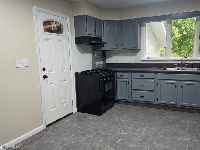 137 Hiler Street, Conneaut, OH 44030