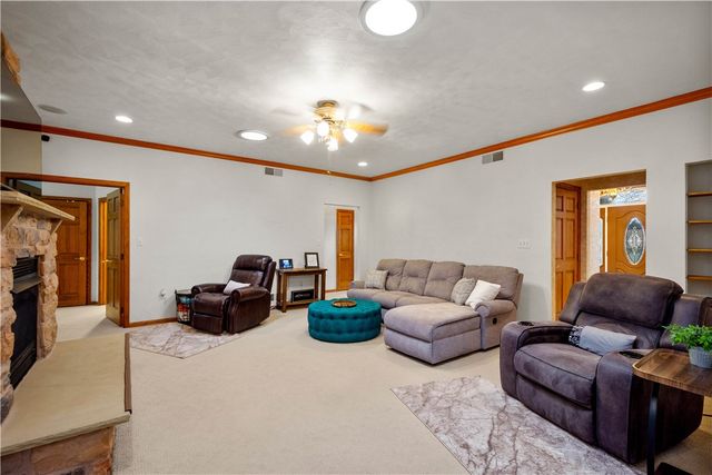 117 Clare Dr, Perryopolis, PA 15473