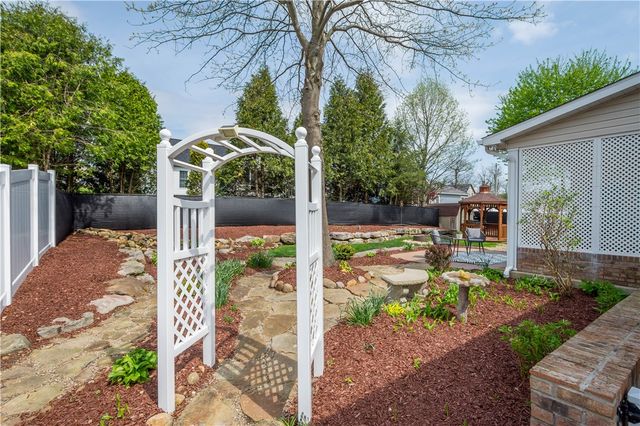 117 Clare Dr, Perryopolis, PA 15473