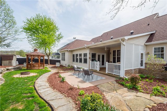 117 Clare Dr, Perryopolis, PA 15473