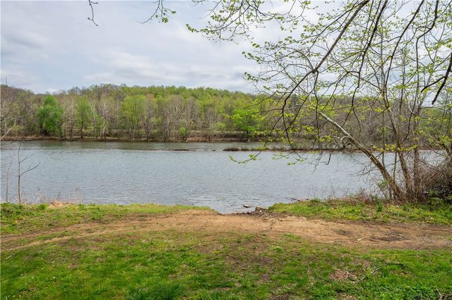 117 Clare Dr, Perryopolis, PA 15473