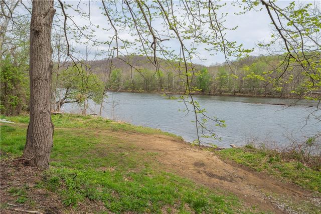 117 Clare Dr, Perryopolis, PA 15473