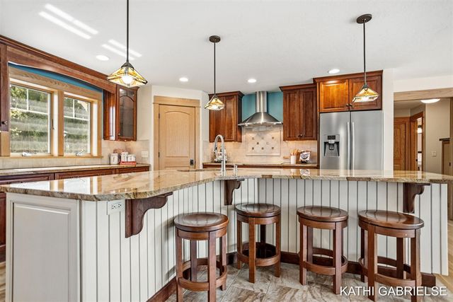 18886 Greenwood Court, Spring Lake, MI 49456