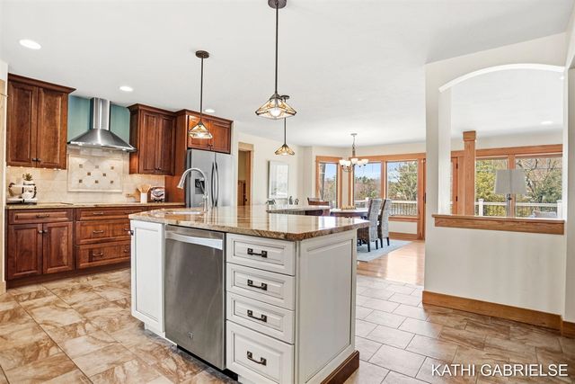 18886 Greenwood Court, Spring Lake, MI 49456