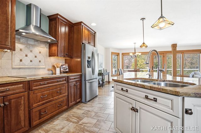 18886 Greenwood Court, Spring Lake, MI 49456