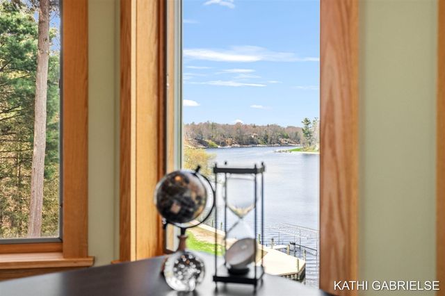 18886 Greenwood Court, Spring Lake, MI 49456