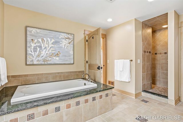 18886 Greenwood Court, Spring Lake, MI 49456