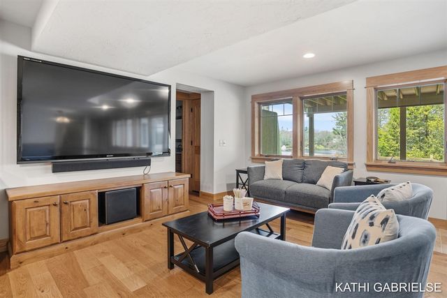 18886 Greenwood Court, Spring Lake, MI 49456