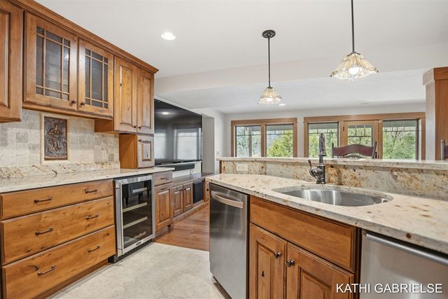 18886 Greenwood Court, Spring Lake, MI 49456