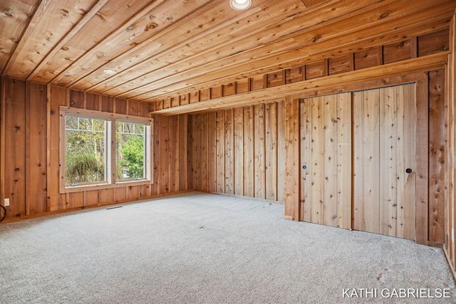 18886 Greenwood Court, Spring Lake, MI 49456