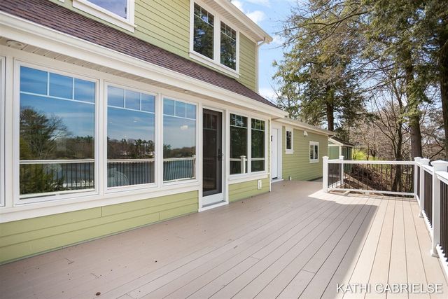 18886 Greenwood Court, Spring Lake, MI 49456