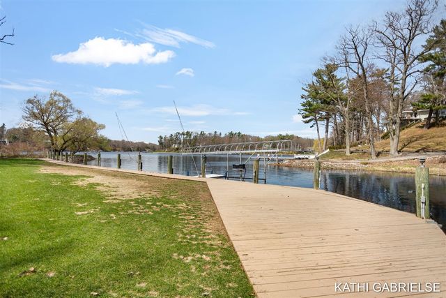 18886 Greenwood Court, Spring Lake, MI 49456