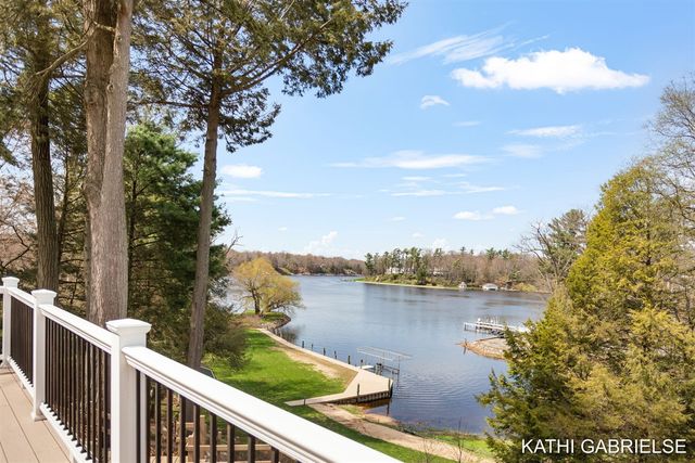 18886 Greenwood Court, Spring Lake, MI 49456