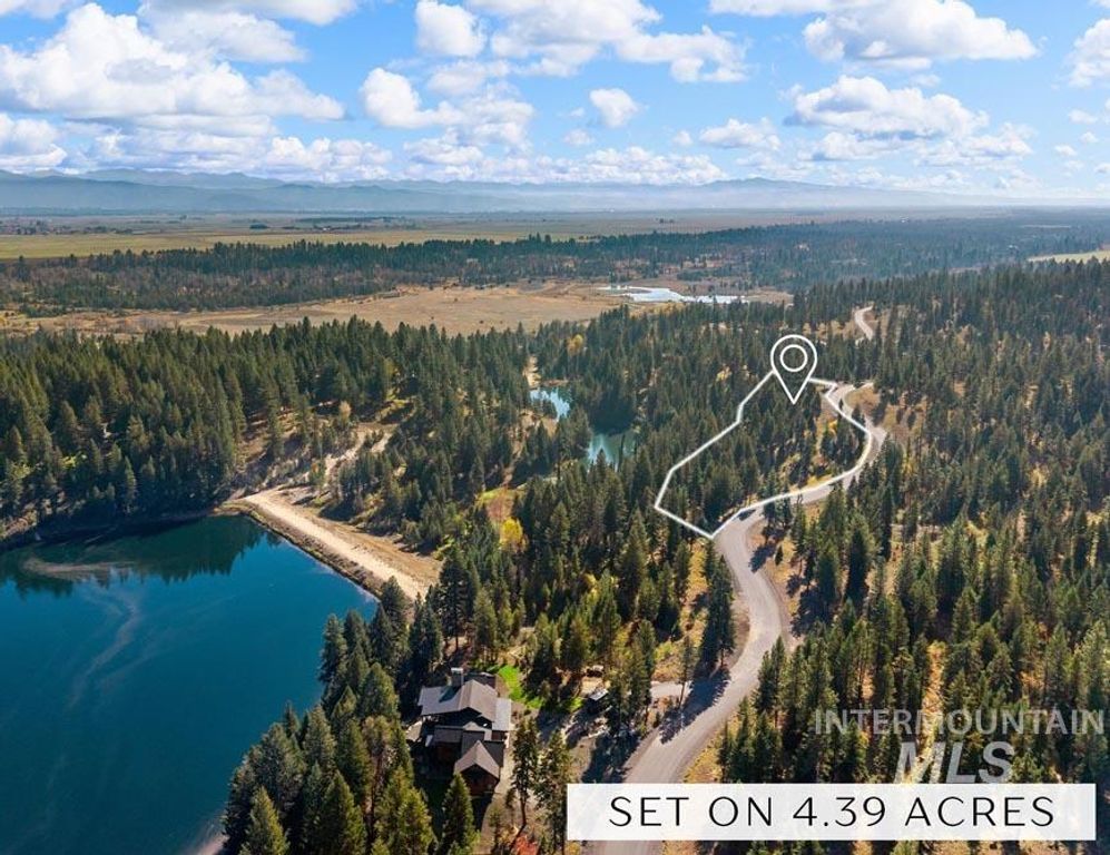 1064 Blackhawk Lake Dr, McCall, ID 83638 photo 3