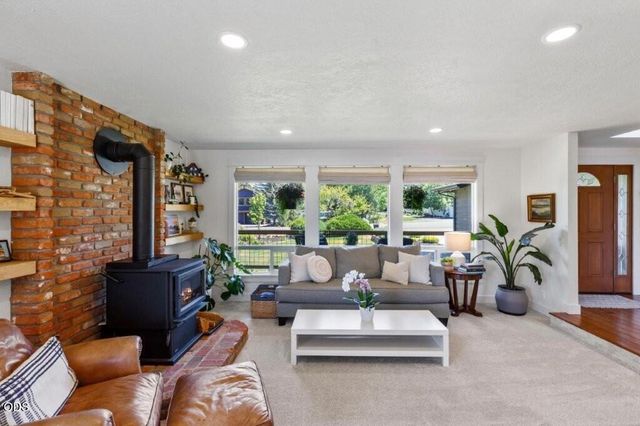 61211 Mount Vista Drive, Bend, OR 97702