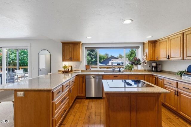 61211 Mount Vista Drive, Bend, OR 97702