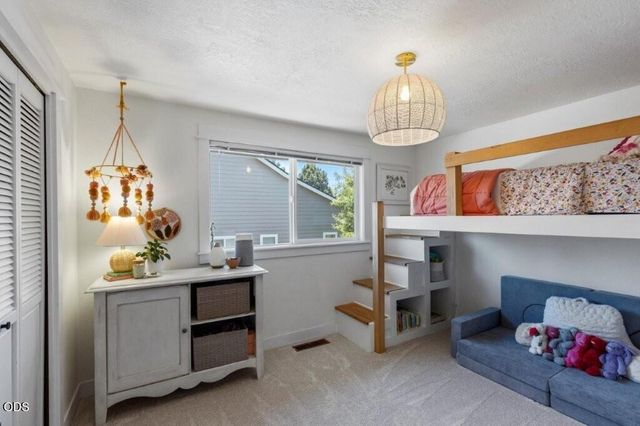 61211 Mount Vista Drive, Bend, OR 97702